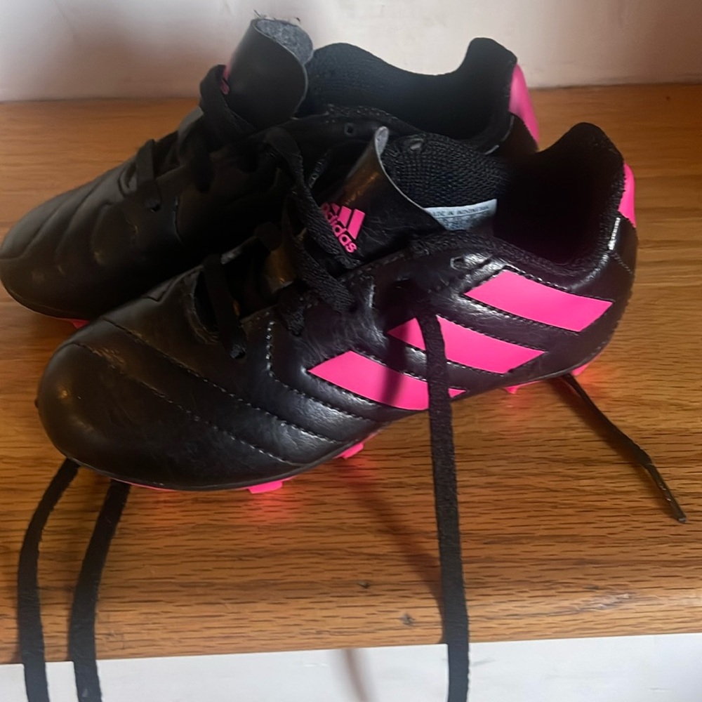 Kids 11c my daughter is 6 years old she wore for 20 minutes